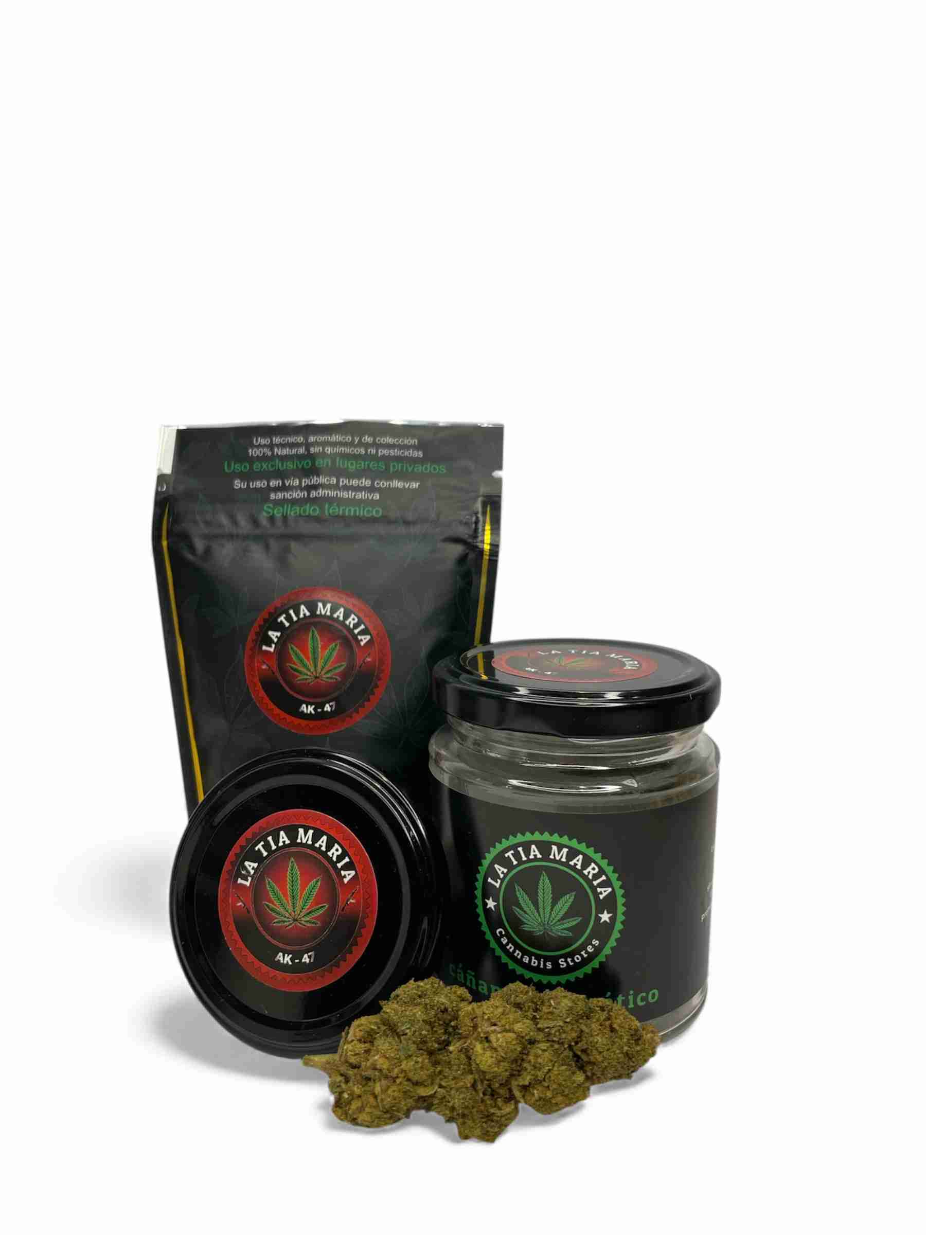 Variedad de flor CBD AK47. Nueva flor, de invernadero.